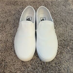 Women’s Vans 7.5 NWOT
